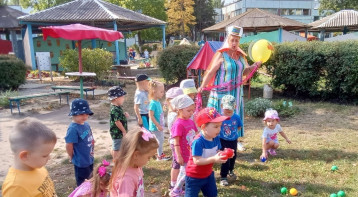 Волшебница в гостях у малышей Волшебница в гостях у малышей.