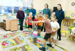 тематический досуг ко Дню защитника Отечества тематический досуг ко Дню защитника Отечества.