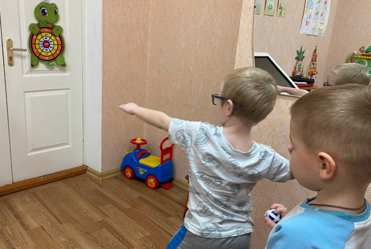 Дартс с мячиком Дартс с мячиком.
